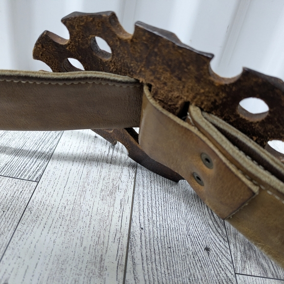 Brown Leather Belt with Unique Buckle - Picture 5 of 9